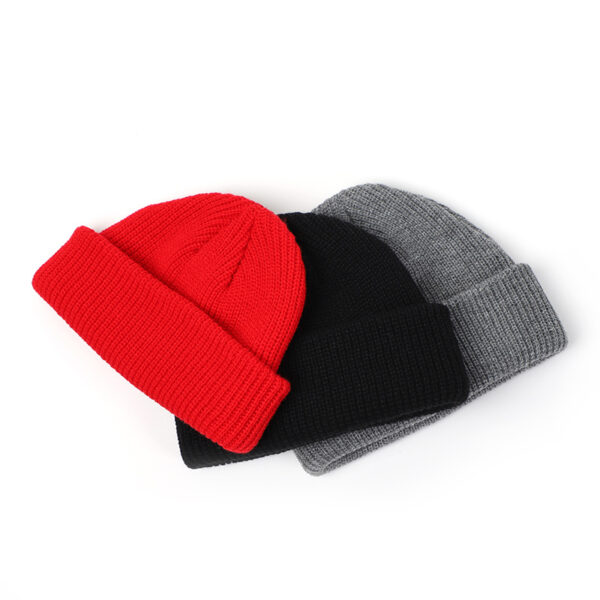 Knitted wool hat - Image 3