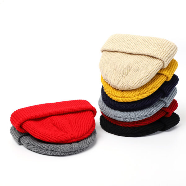 Knitted wool hat - Image 4